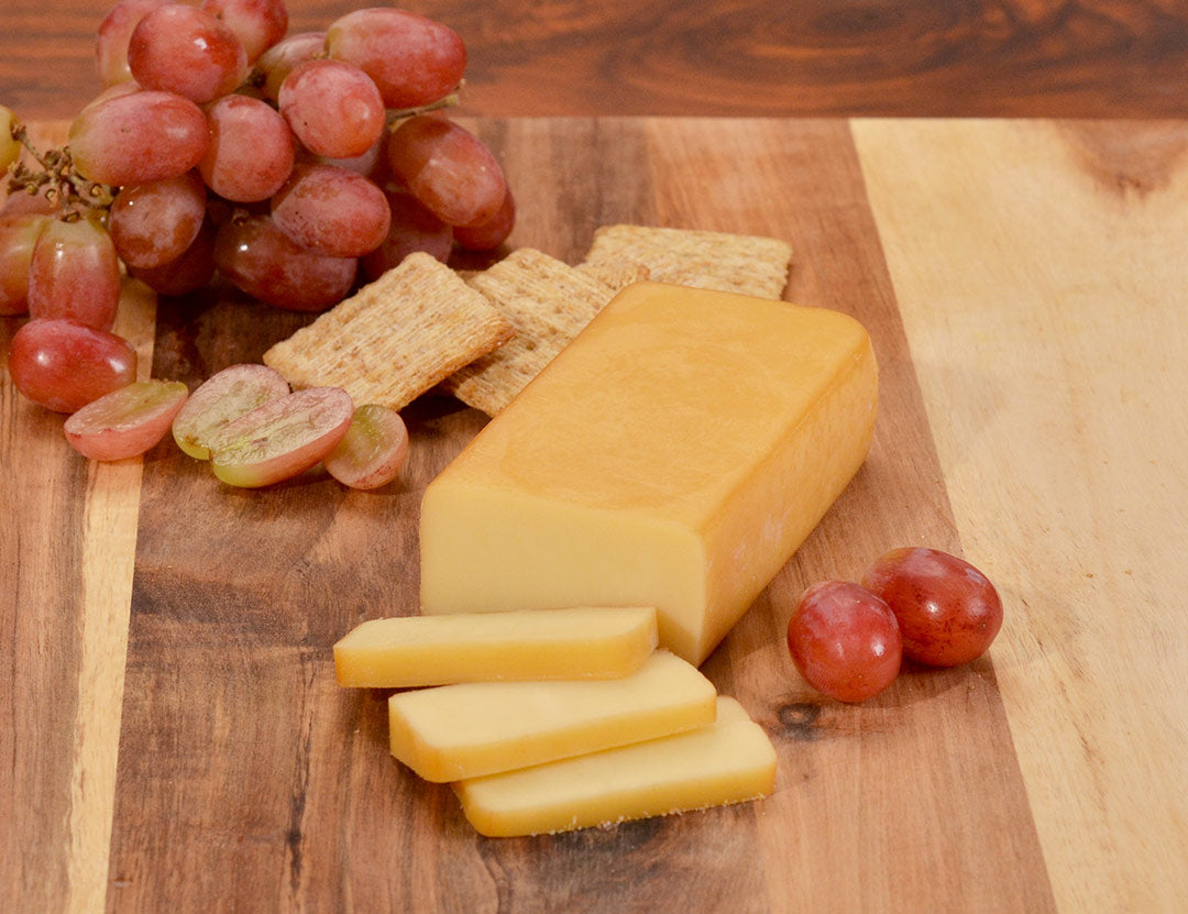 Apple Smoked Cheddar & Grapes