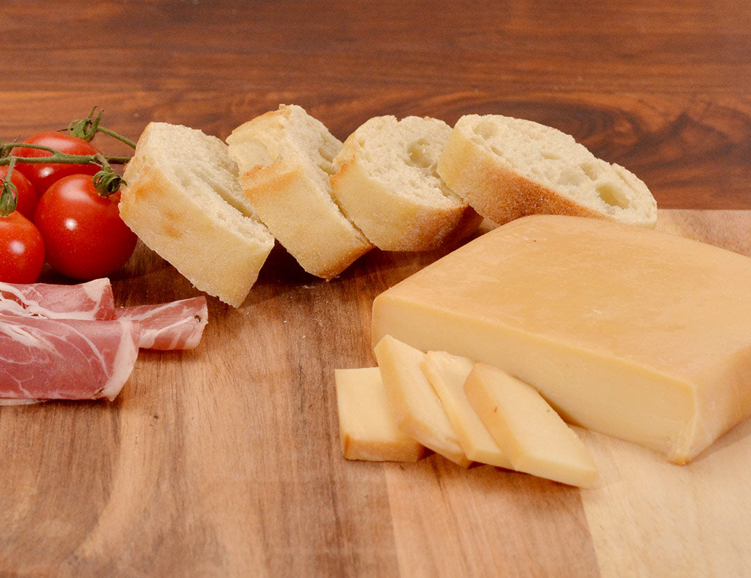 Apple Smoked Mozzarella, Tomatoes & Prosciutto